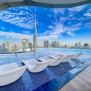 Infinity Pool & Burj Khalifa View L Luxe Paramount United Arab Emirates